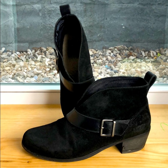 UGG Shoes - UGG Australia Wright Belted Booties Boot Shoes 8